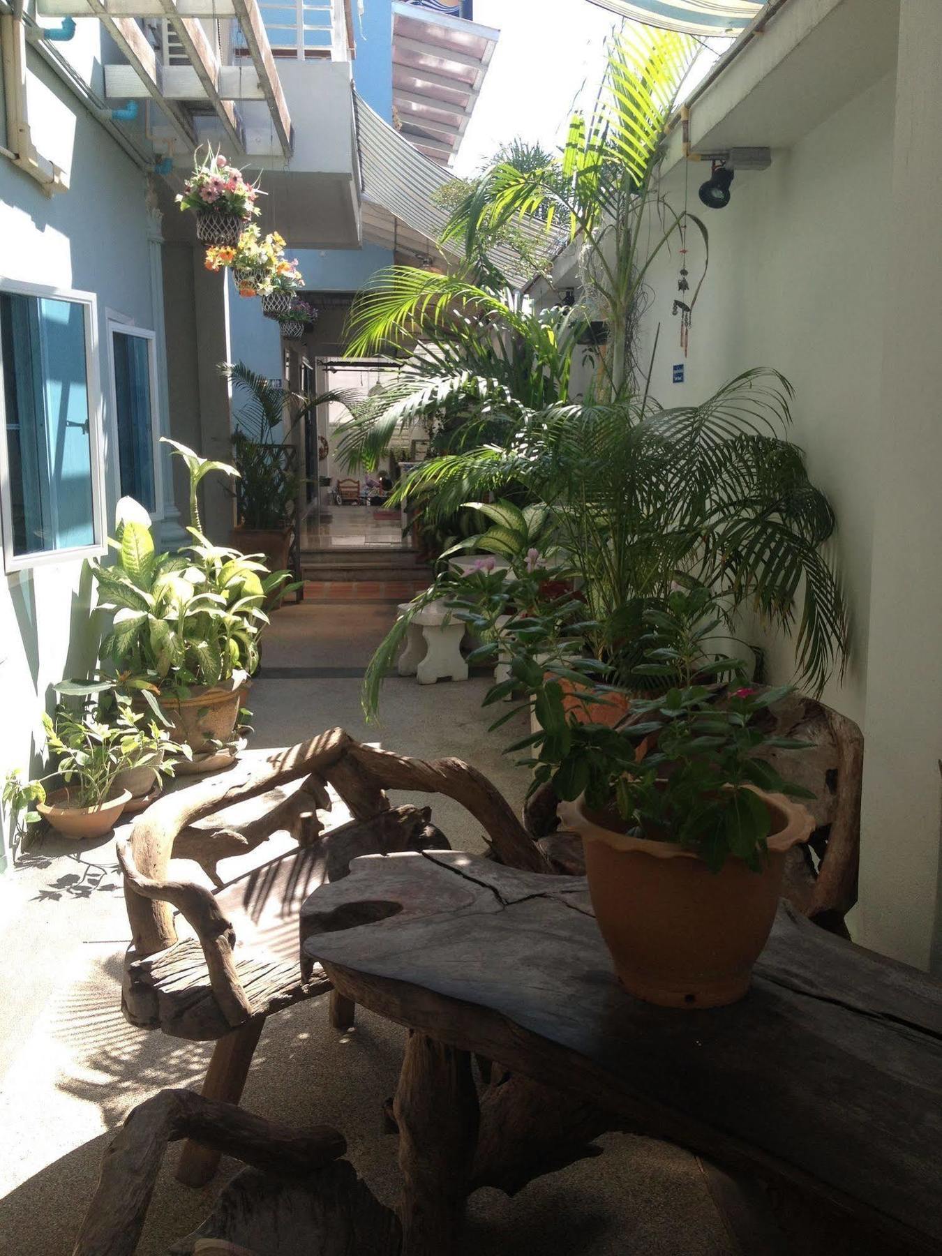 Yiasu Bed And Breakfast Pattaya Eksteriør billede